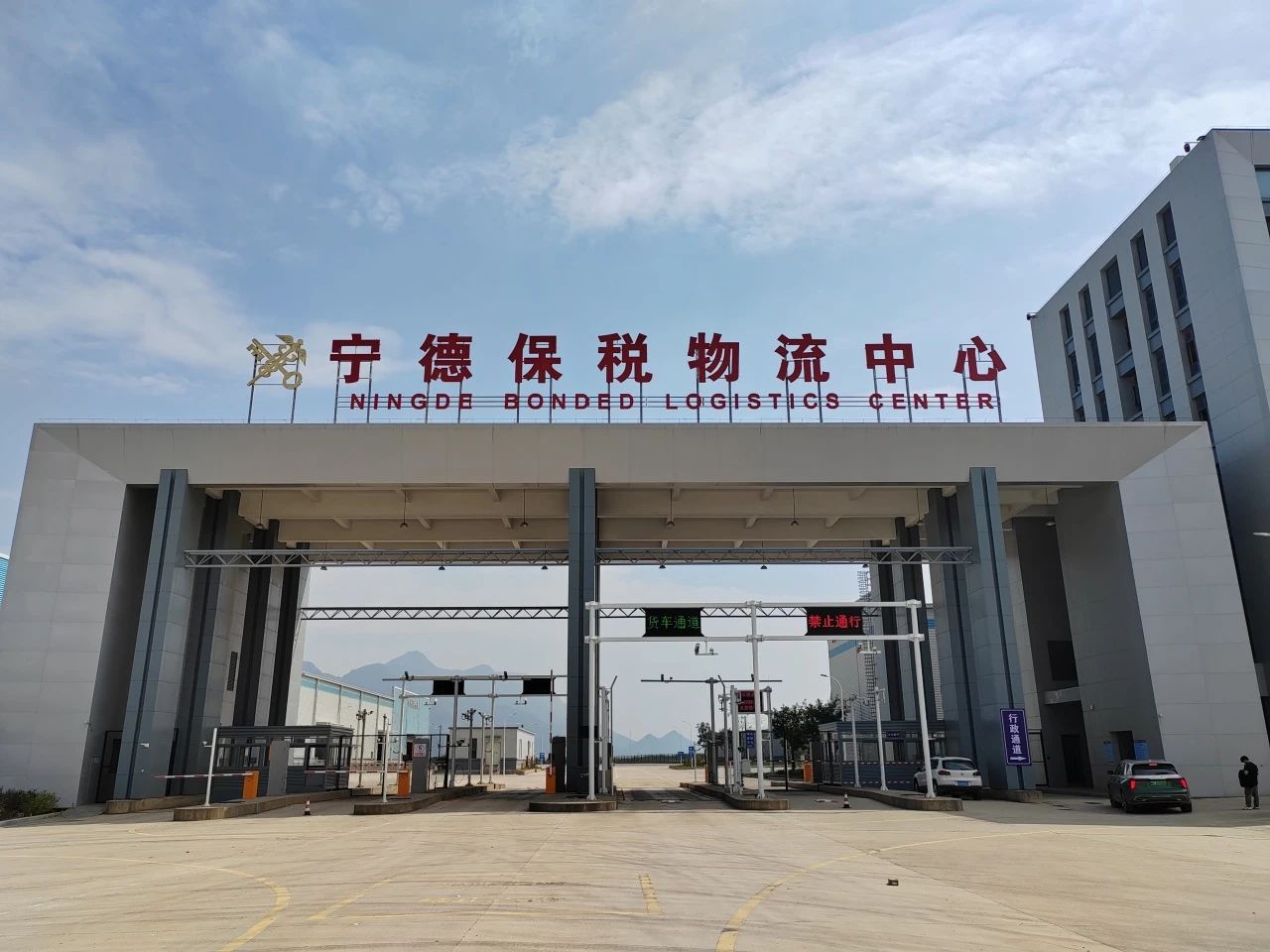 1750666880326884.jpg 2.jpg